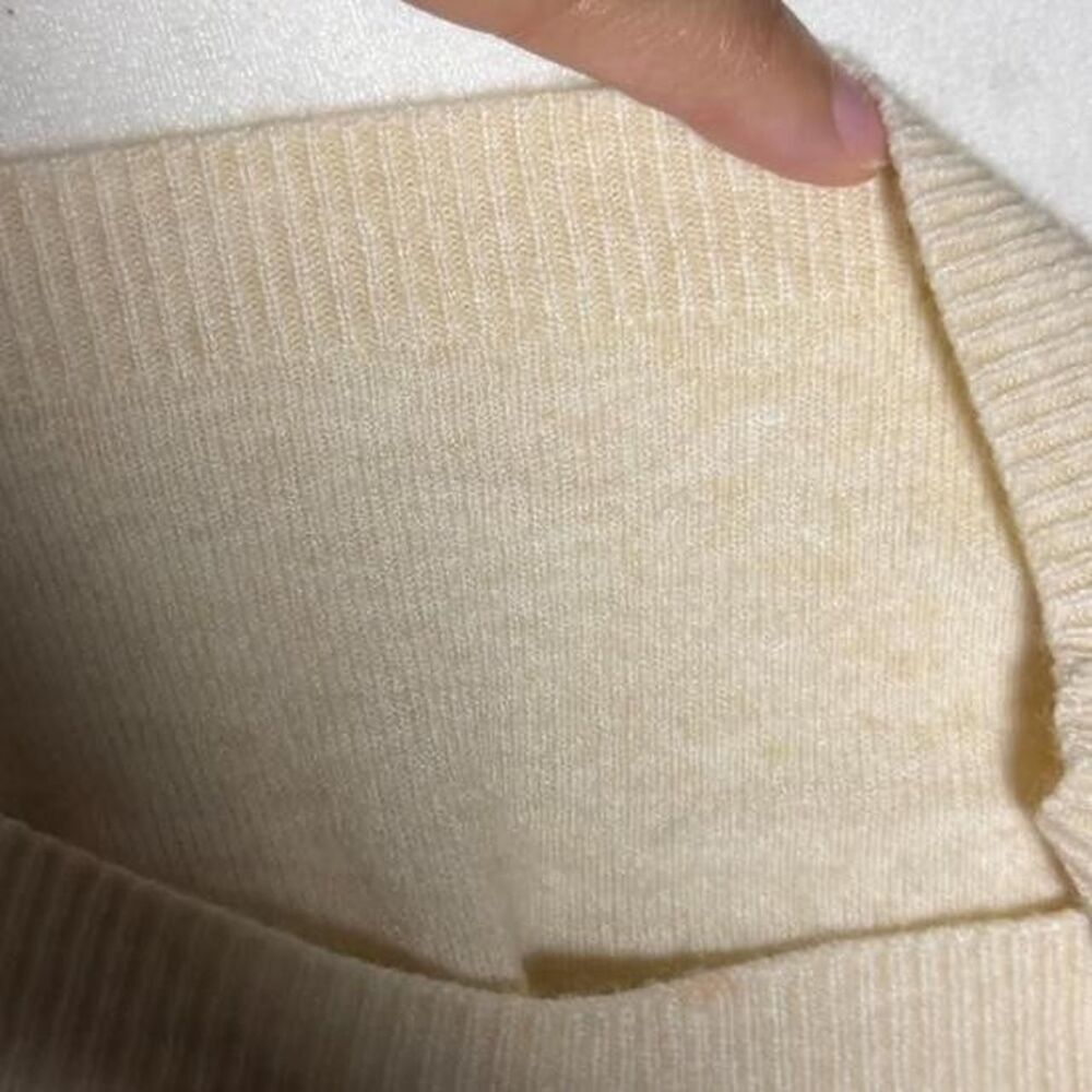 Unbranded Women's Cream Shirt - Picture 5 of 5